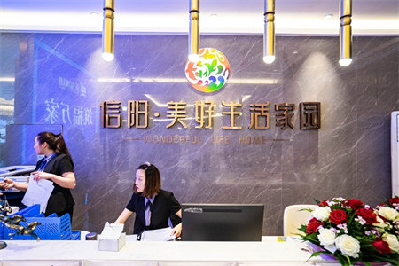 城北翠湖天地多层非顶采光刺眼看房方便.